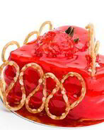 Апельсиновый десертный сыр с малиново-клубничным соусом