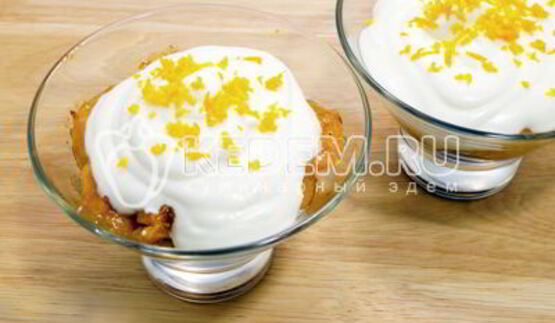 десерт из апельсинов с взбитыми сливками