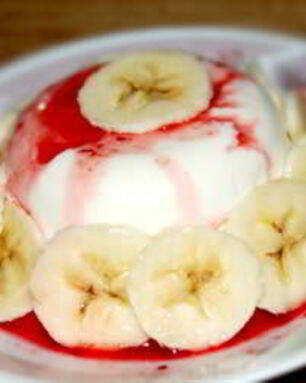 Десерт Клубника под снегом