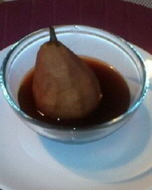 Груши, вареные в виноградном соке