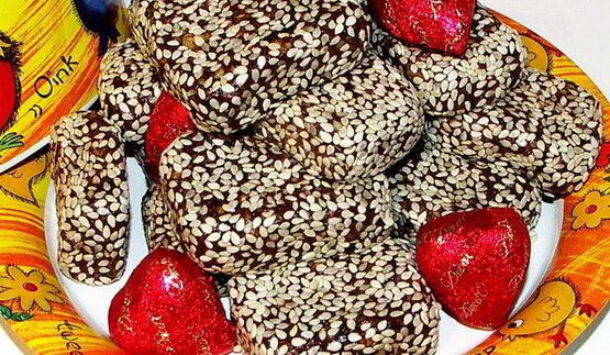 конфетки из чернослива, грецких орехов и шоколада