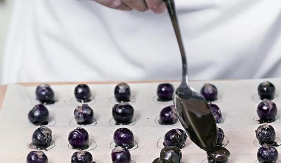 конфеты шоколадная вишня в коньяке