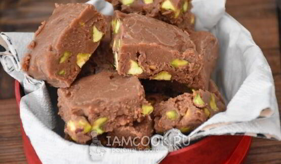 мягкие шоколадные конфеты с фисташками