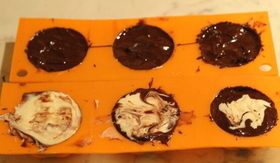 шоколадные конфеты с сезамом мраморные