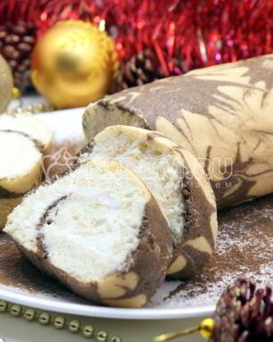 Бисквитный рулет с кремом Новогодний салют