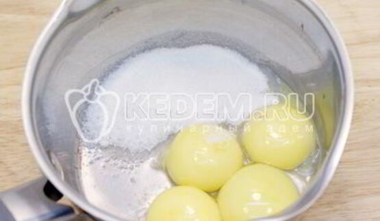 бисквитный рулет с кремом новогодний салют