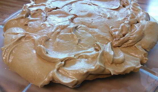 карамельная павлова со сливочным кремом и яичным ликером