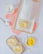 Рулет с манго и кокосовым кремом