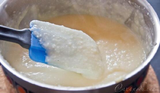 рулет с манго и кокосовым кремом