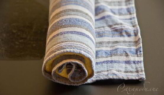 рулет с манго и кокосовым кремом