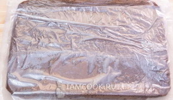 шоколадный бисквитный рулет со сливочным кремом