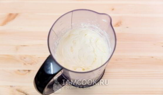 шоколадный бисквитный рулет со сливочным кремом