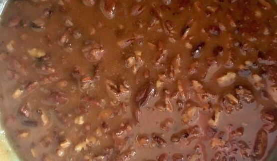 карамельное мороженое с карамельными орешками