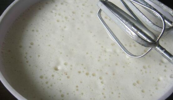 мороженое из зеленого чая с мятой и корицей