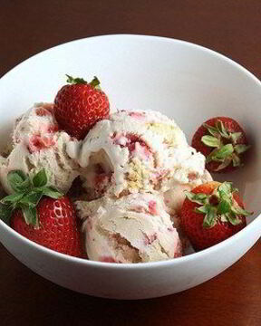 Мороженое Клубничный чизкейк