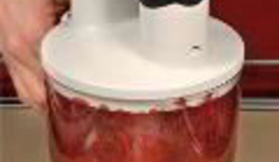 рисовое мороженое с ягодным соусом