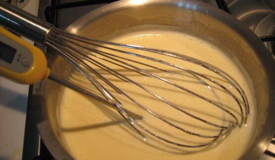 фиалковый торт-мусс с черникой весна в тулузе