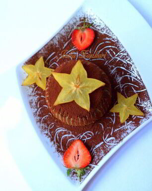 Мусс из авокадо с клубникой и шоколадом