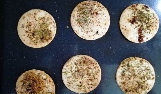 мусс из тунца и рикотты с чипсами из тортильи