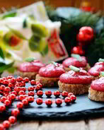 Селедочный мусс на хрустящих тостах