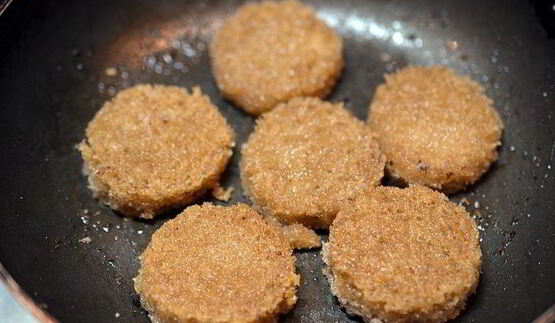 селедочный мусс на хрустящих тостах