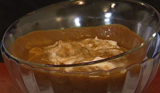 шоколадный мусс с красной смородиной