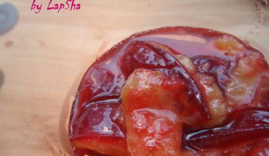 сливы в сиропе с муссом из белого шоколада