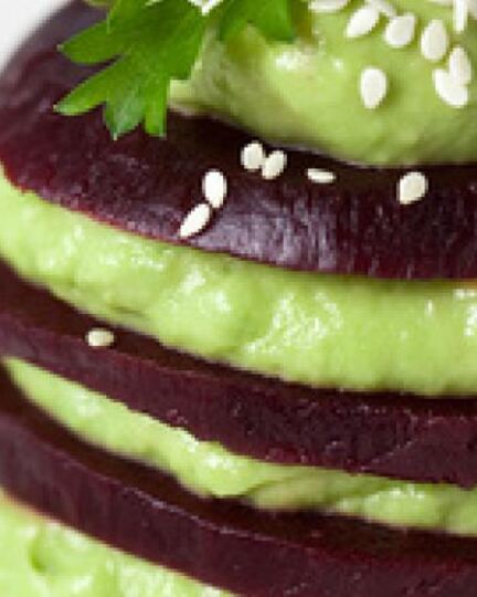 Рецепт свеклы с муссом из авокадо