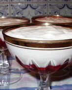 Творожный мусс Неженка с протертой малиной