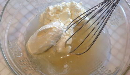 творожный мусс с персиками и киви