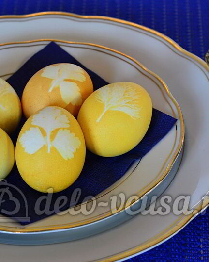 Рецепт пасхальных яиц с листочками