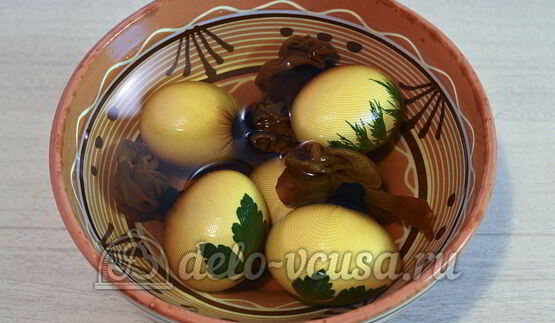 пасхальные яйца с листочками