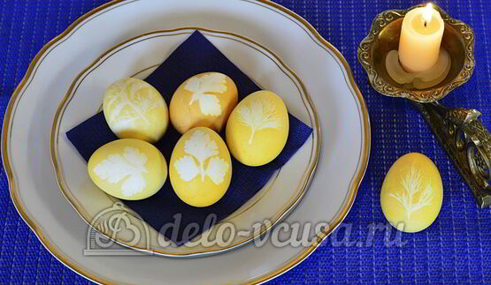 пасхальные яйца с листочками