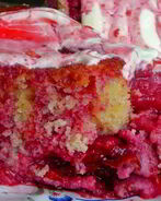 Пудинг Евы из садовых фруктов со сливками