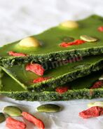 Шоколад с ягодами годжи