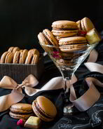 Шоколадные макарон с ромовым ганашем