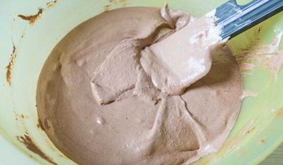 шоколадные макарон с ромовым ганашем