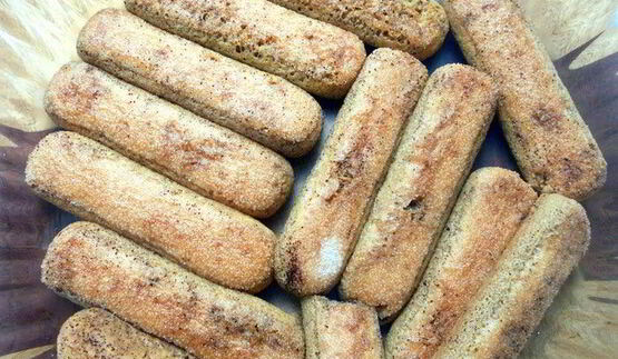 медовый тирамису с лепестками роз