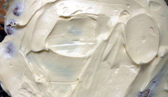 медовый тирамису с лепестками роз