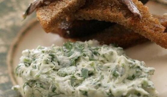 творог с зеленью и чесноком