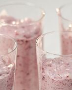 Воздушный десерт с ежевикой