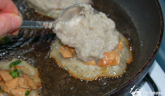 драники с грибами и грибным соусом