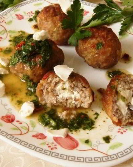 Рецепт фрикаделек с фетой и соусом чимичурри
