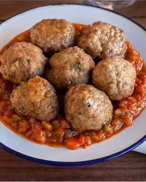 Фрикадельки с луком и перцем