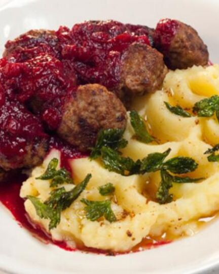 Рецепт фрикаделек в брусничном соусе