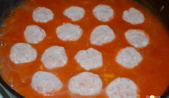 фрикадельки в остром соусе