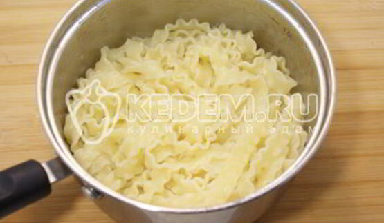 фрикадельки в томатном соусе с пастой