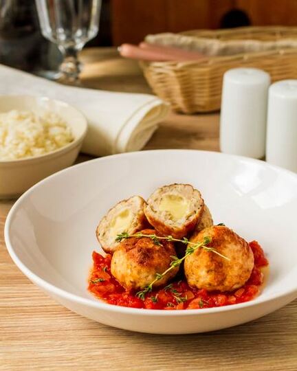 Рецепт куриных фрикаделек с моцареллой