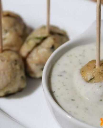 Рецепт куриных фрикаделек в духовке с соусом