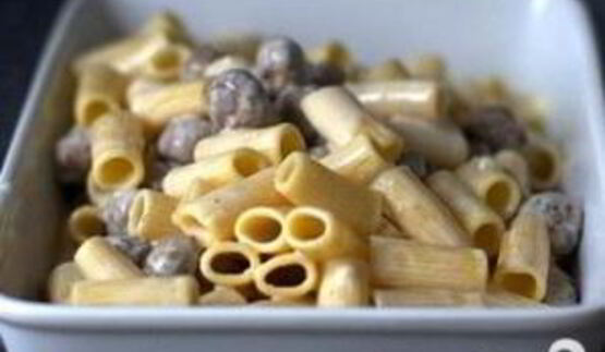 запеченные ригатони с фрикадельками